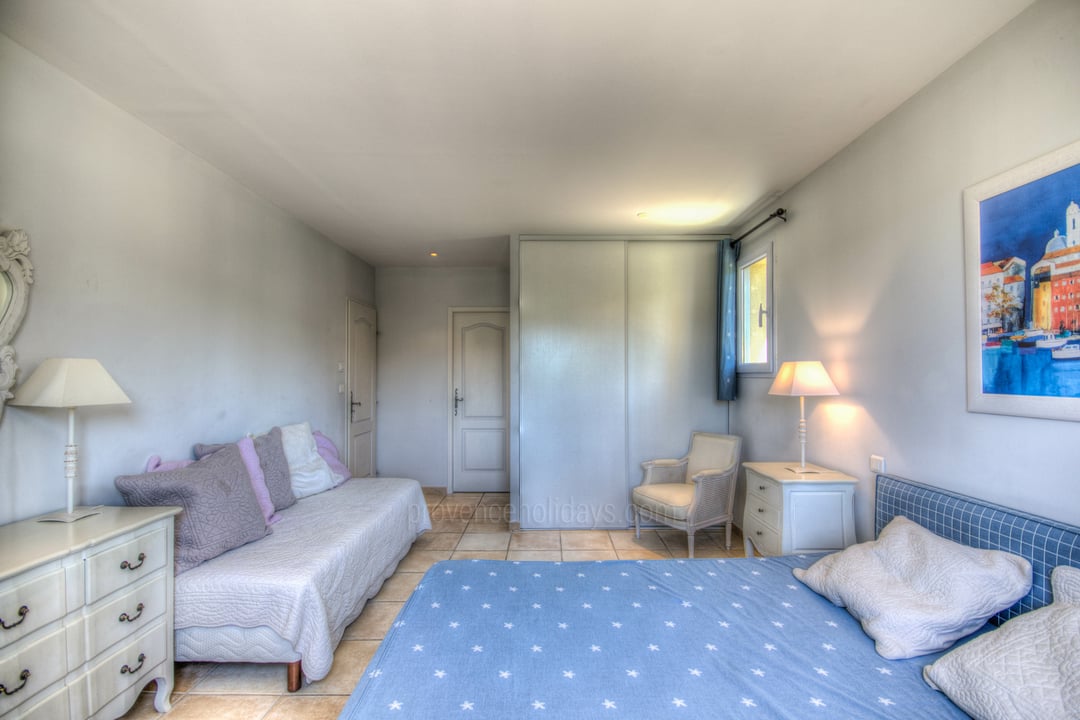 19 - Chez Alare: Villa: Bedroom