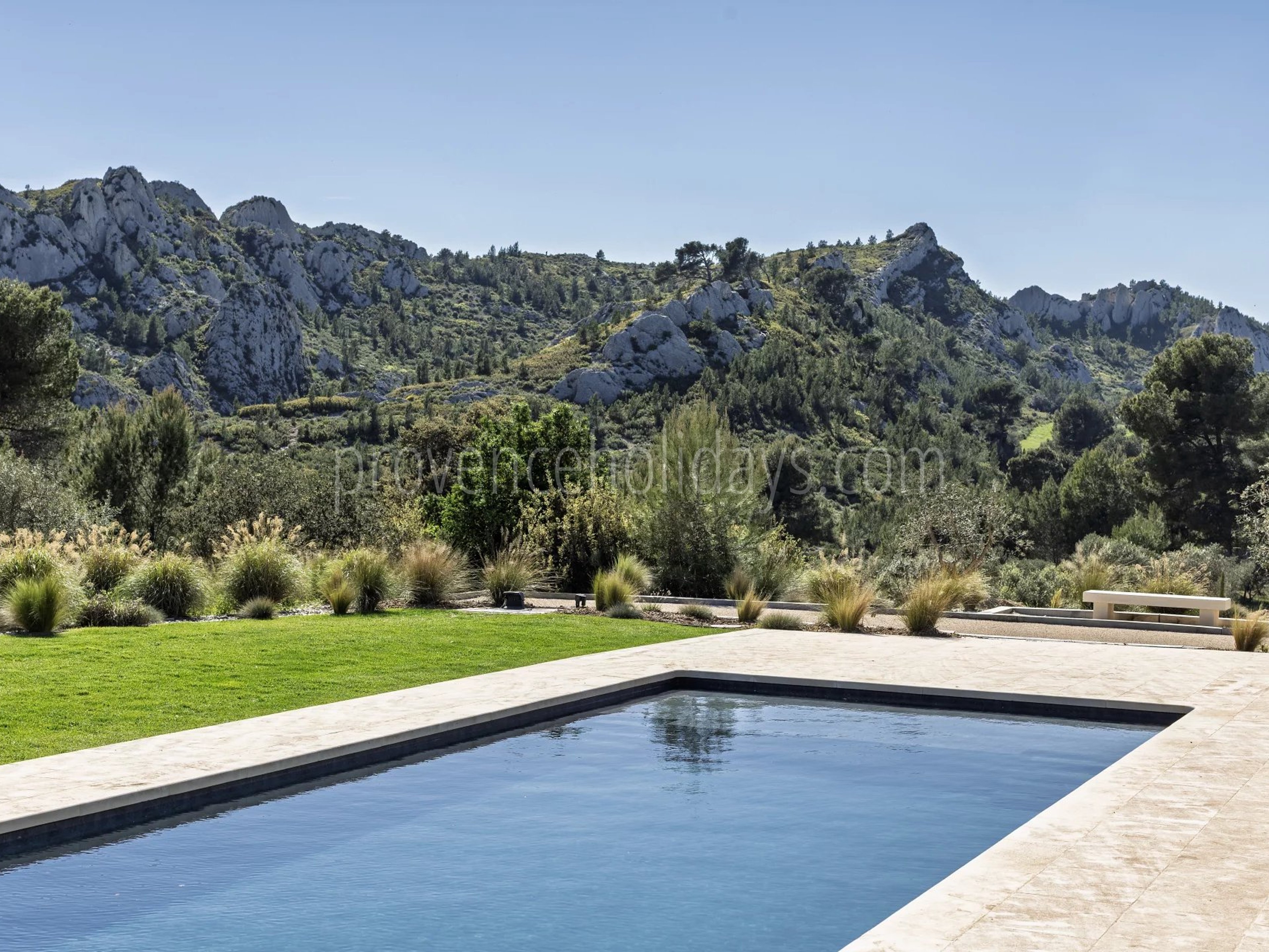 28 - Le Loup des Alpilles: Villa: Pool