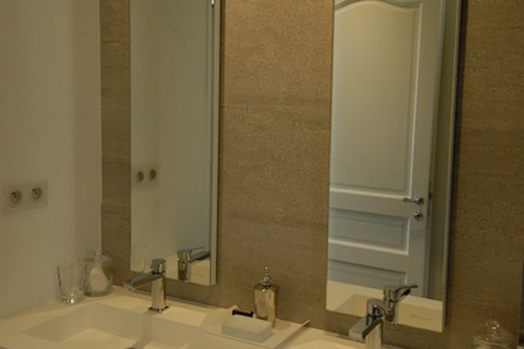 45 - Villa des Pins: Villa: Bathroom