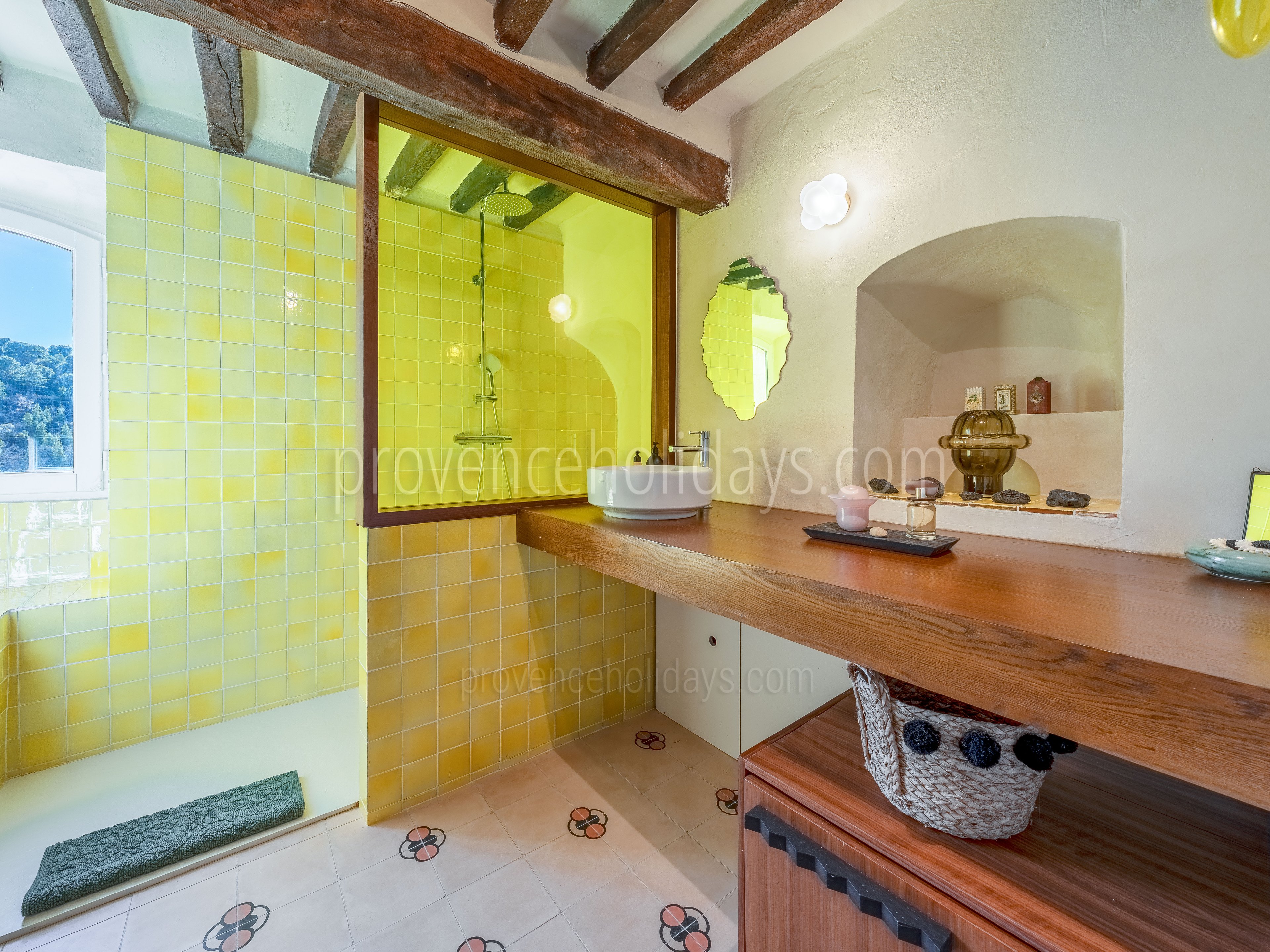 27 - Le Havre Provençal: Villa: Bathroom