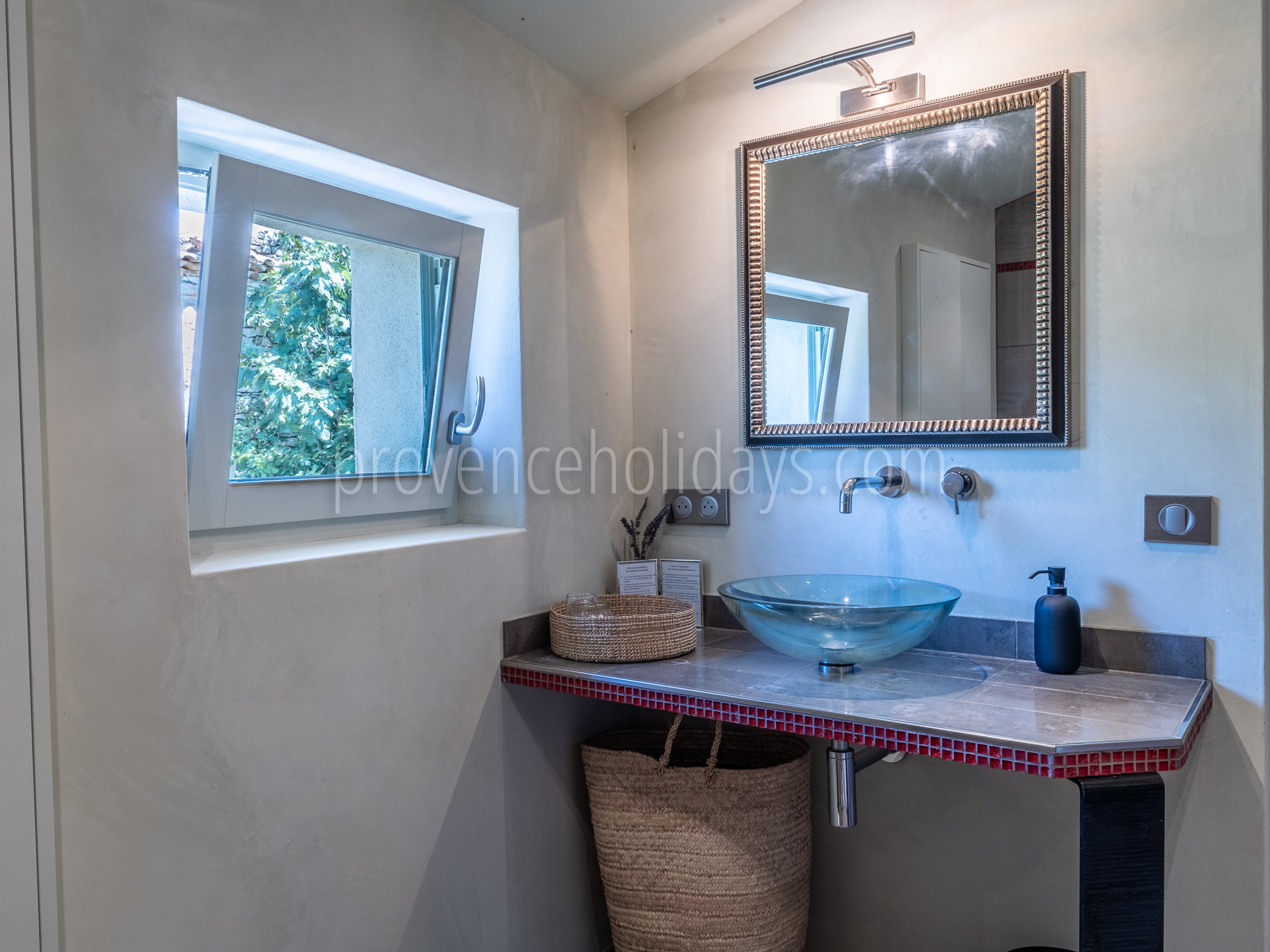 31 - Le Mas du Vallon: Villa: Bathroom