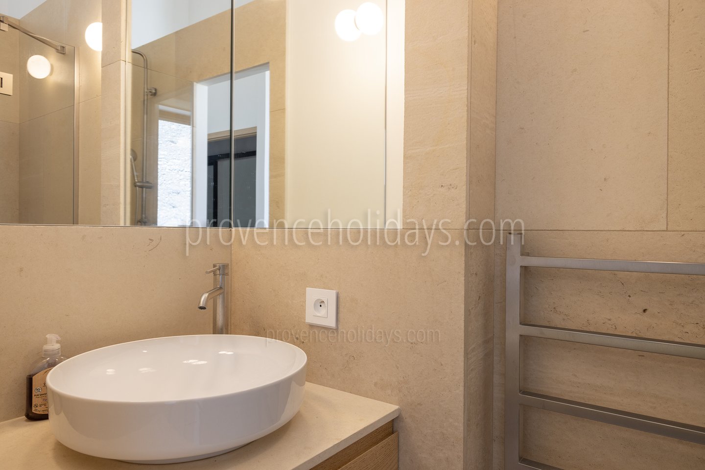 13 - Maison La Source: Villa: Bathroom