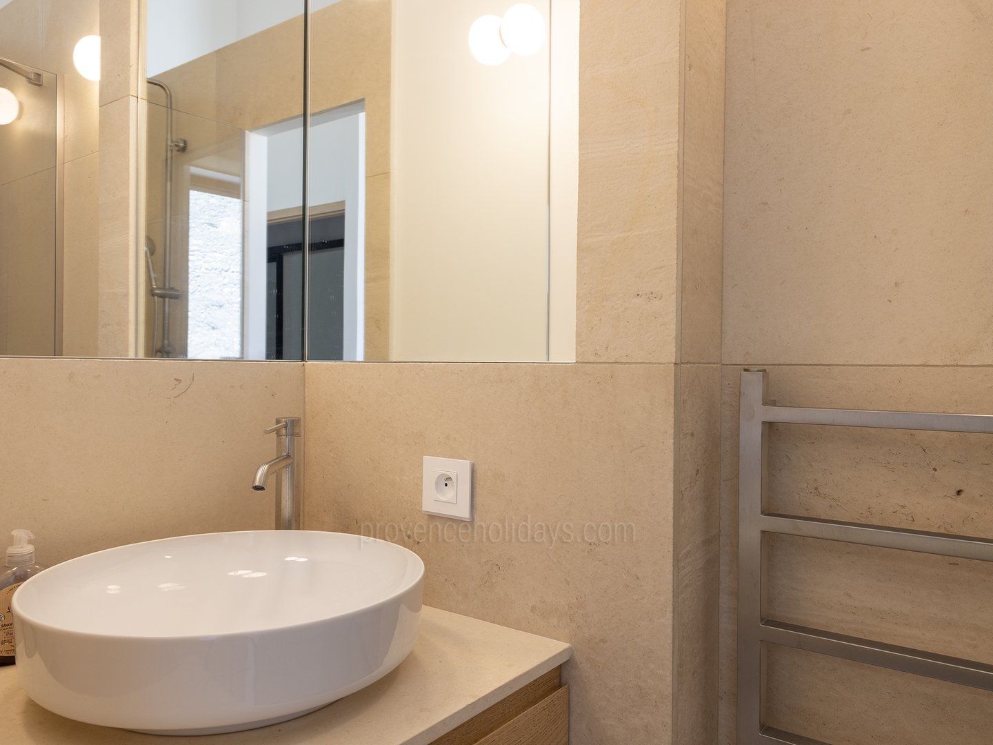 13 - Maison La Source: Villa: Bathroom