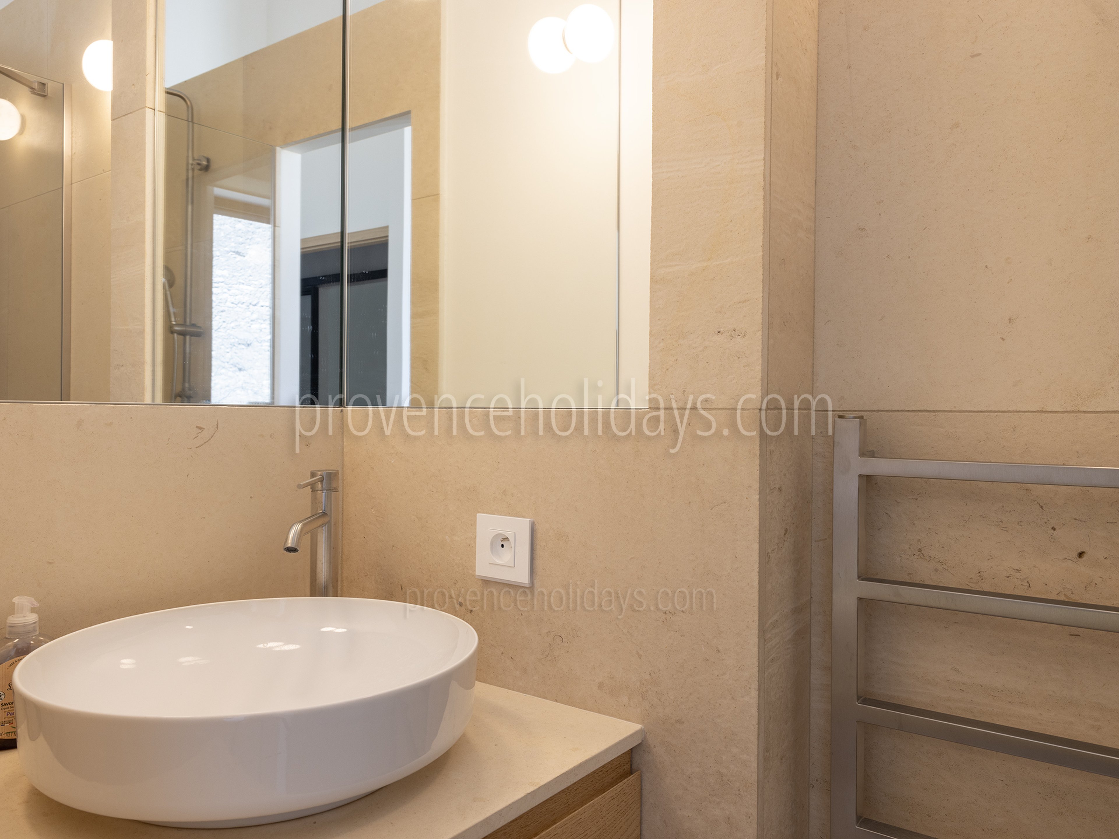 13 - Maison La Source: Villa: Bathroom