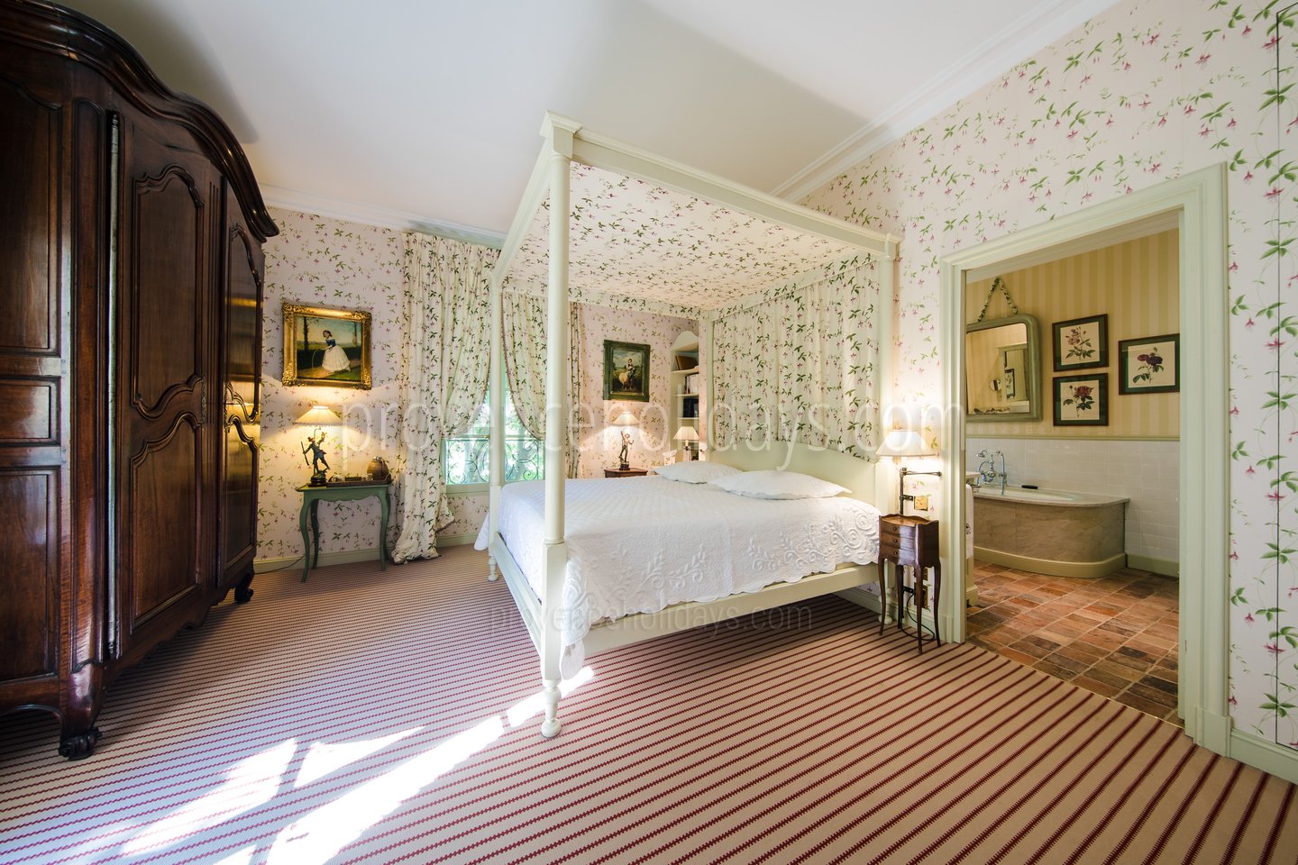 16 - Le Château: Villa: Bedroom 4
