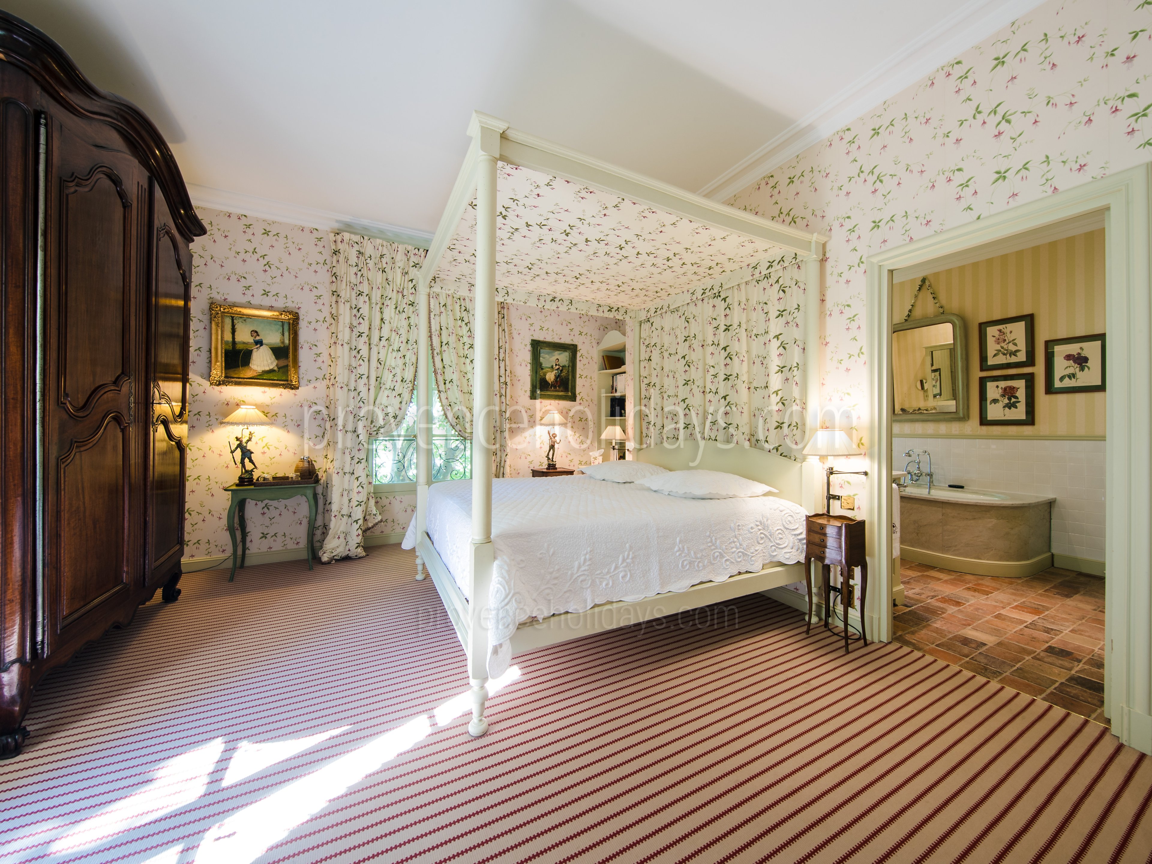 16 - Le Château: Villa: Bedroom 4