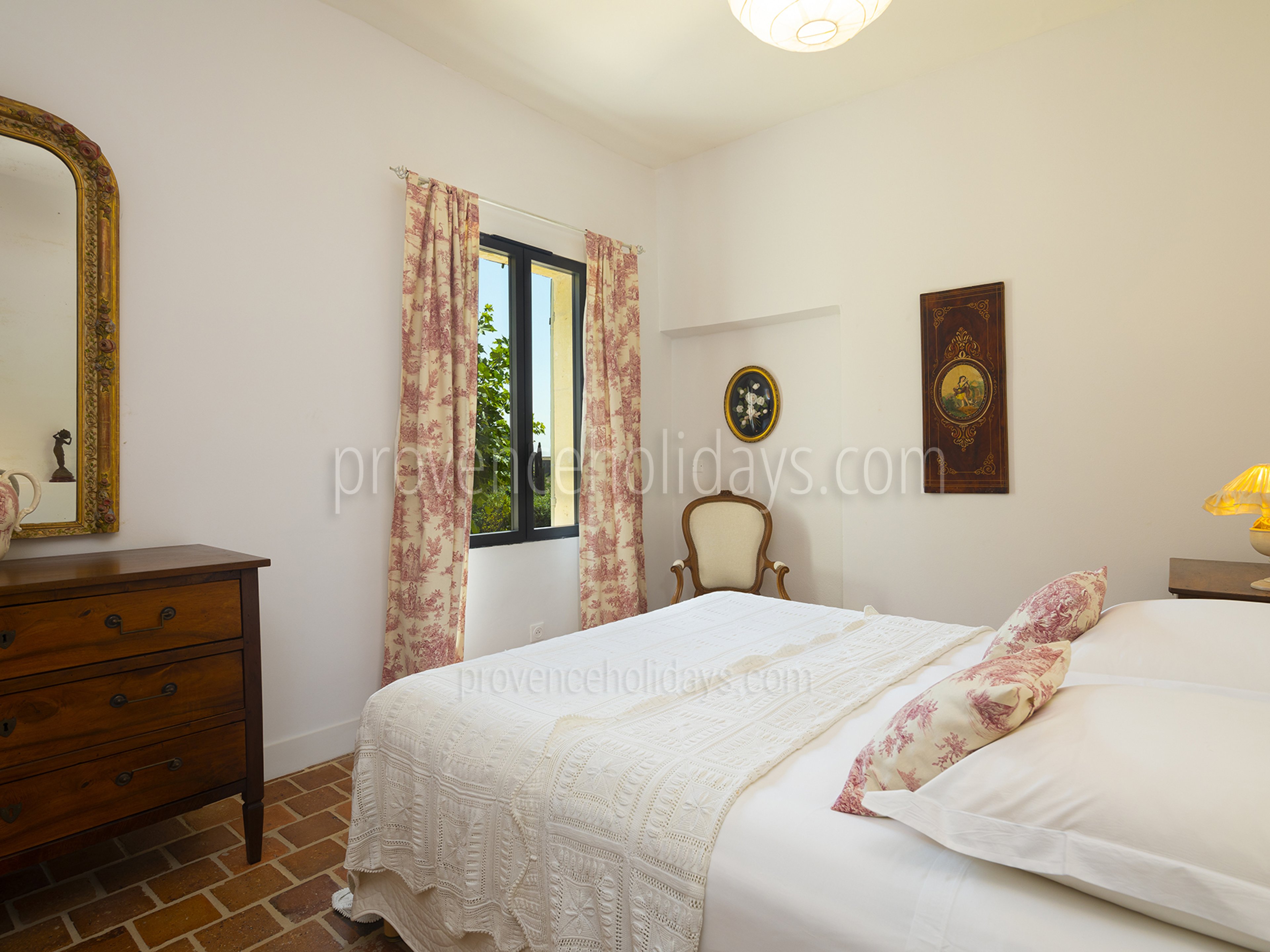 26 - Mas Alpilles: Villa: Bedroom