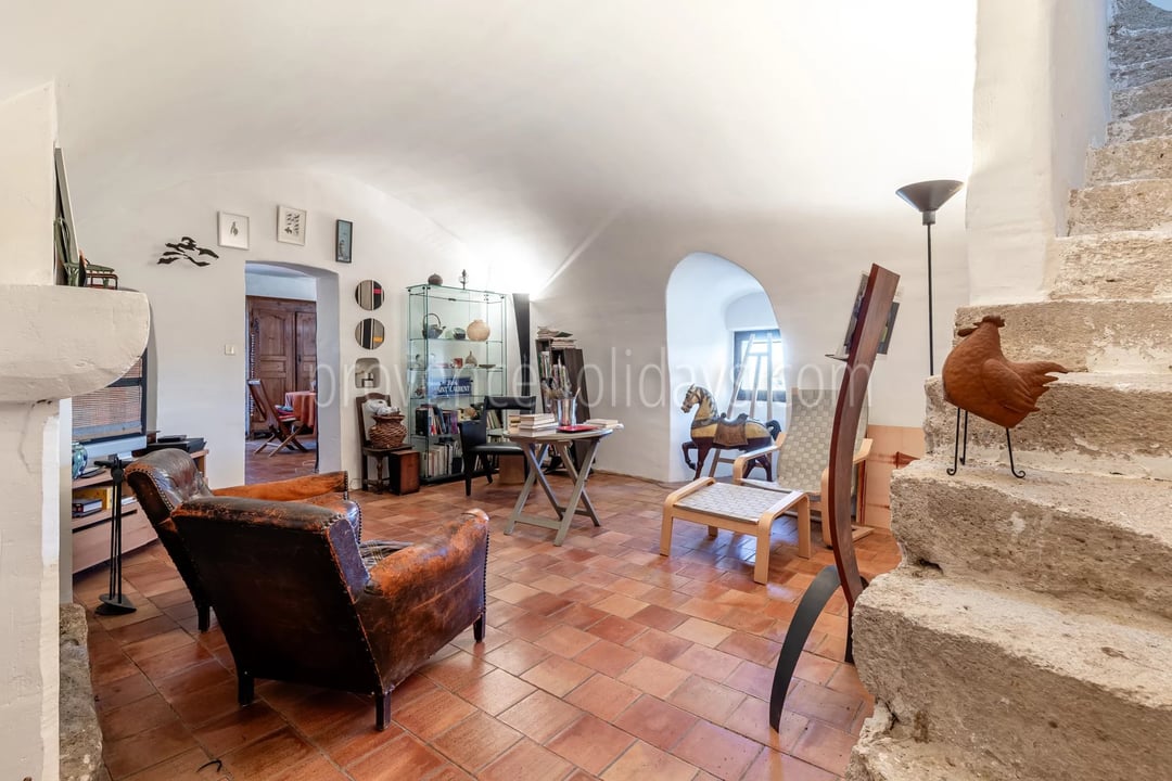 16 - Stone property in Cucuron: Villa: Interior