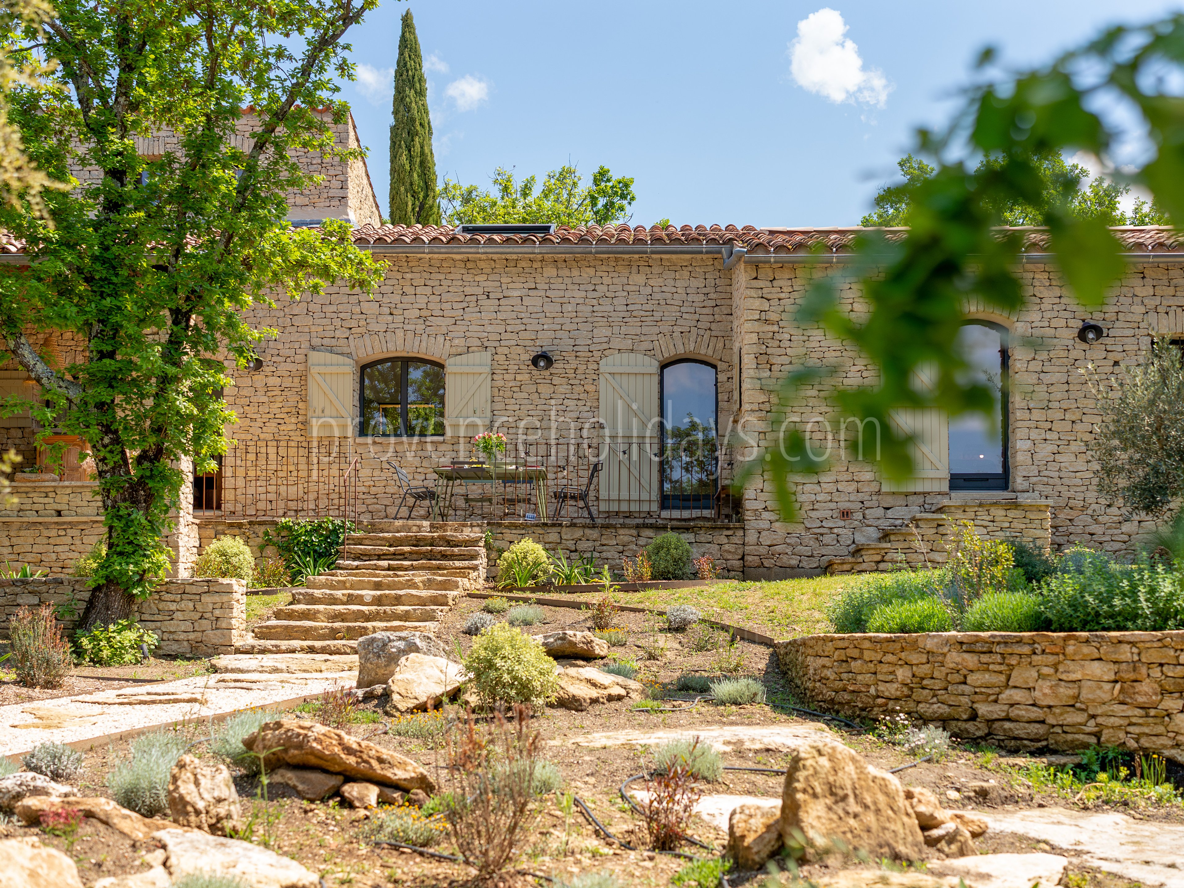 48 - Mas des Chênes Blancs: Villa: Exterior