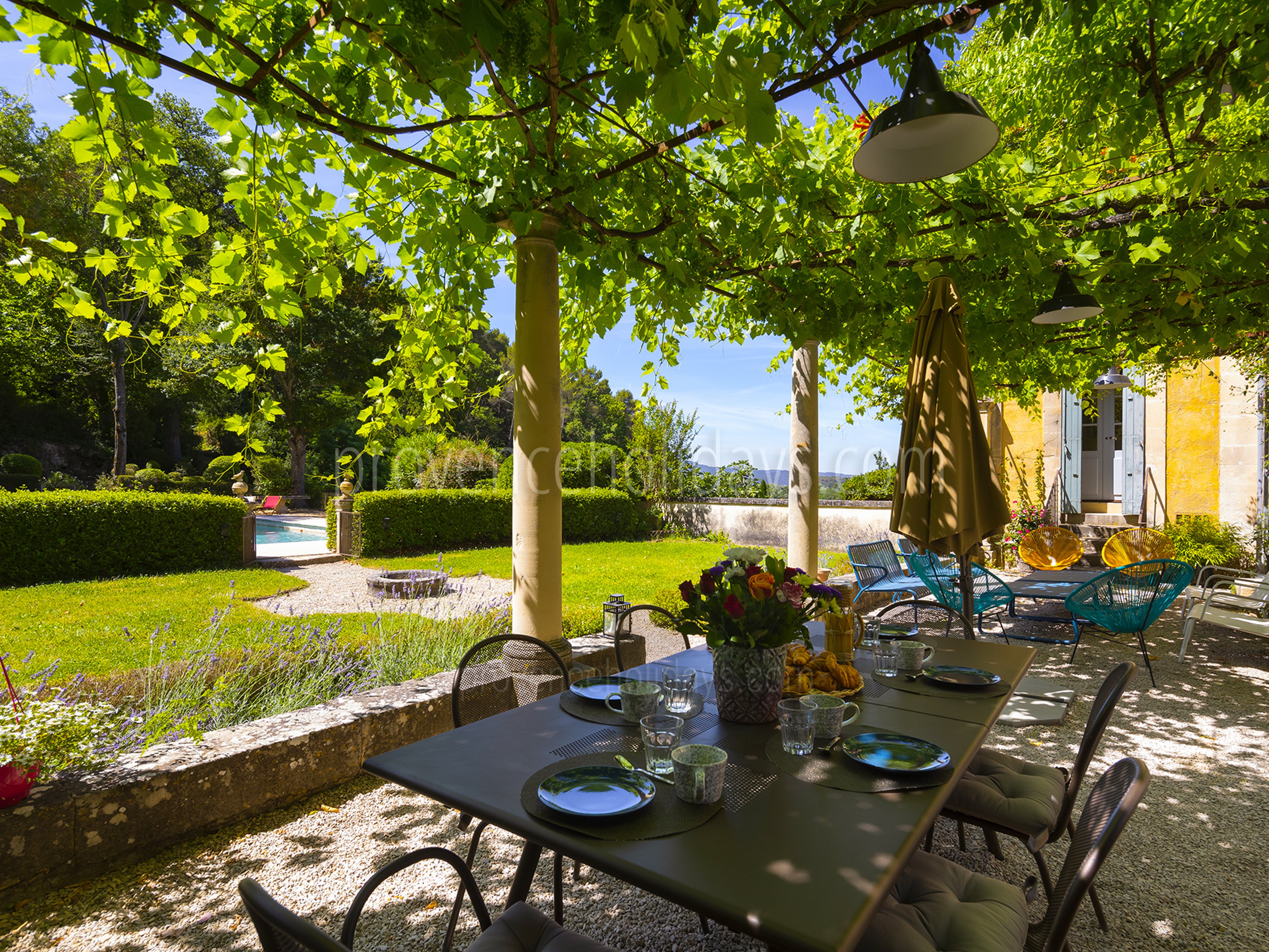 33 - Bastide Valentine: Villa: Exterior