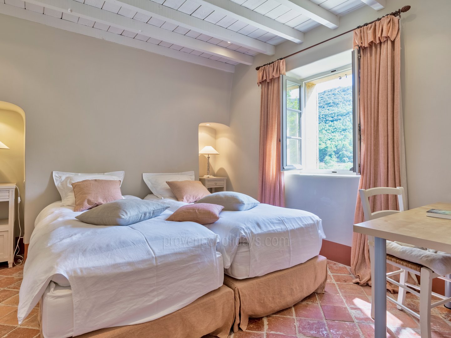 54 - Domaine de la Sainte Victoire: Villa: Bedroom