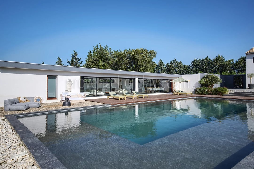19 - House with pool house in Eyguières: Villa: Pool