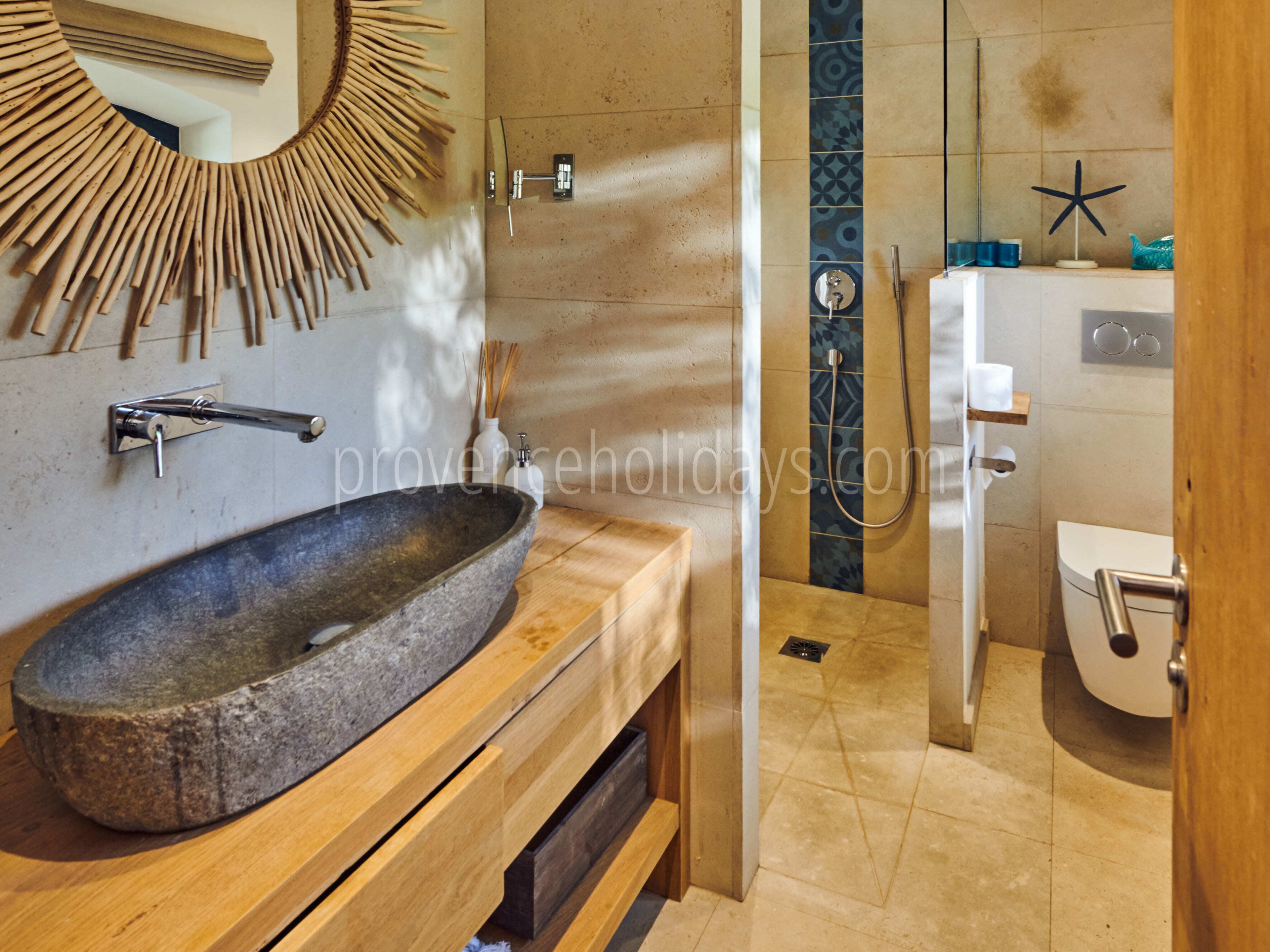 5 - Mas Spinelle: Villa: Bathroom