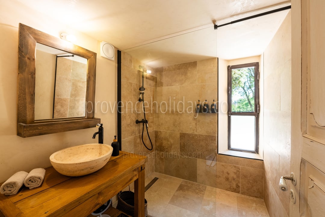 71 - Bastide Gergouven: Villa: Bathroom 1