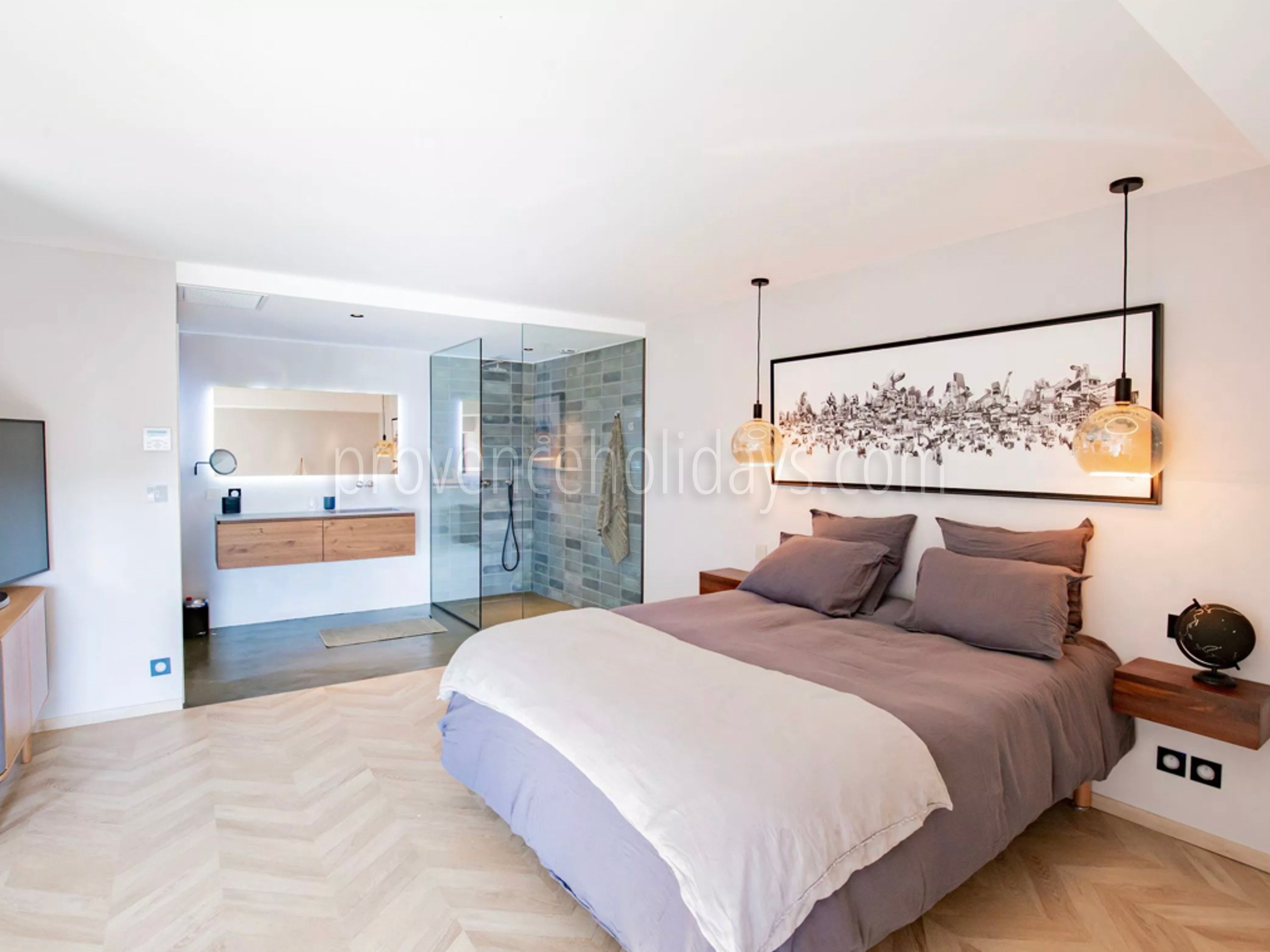7 - Villa Saint Christol: Villa: Bedroom