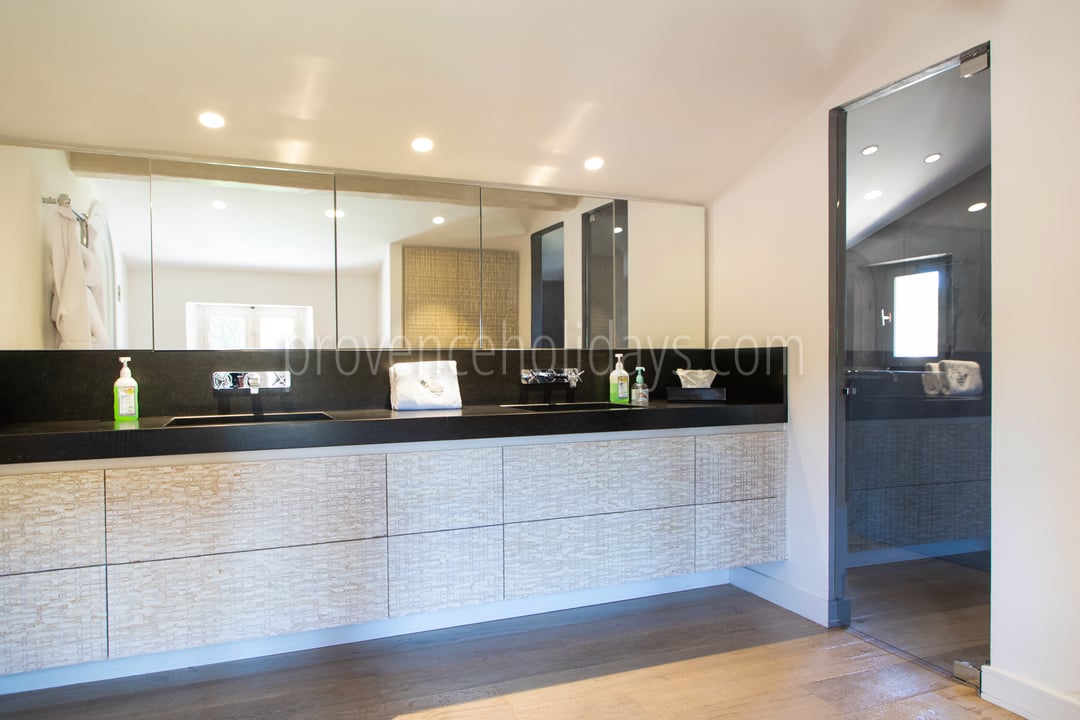 19 - Bastide Queen: Villa: Bathroom