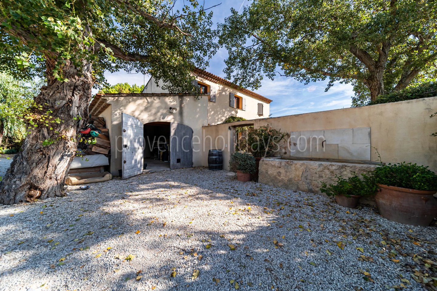 18 - Maison de caractère à Cabrières-d’Avignon: Villa: Exterior