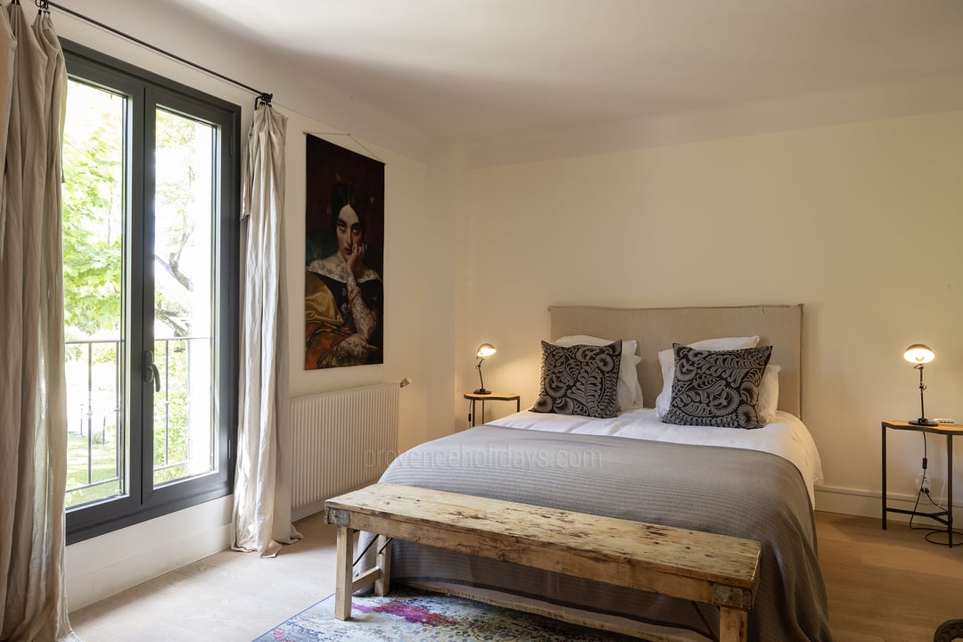 20 - Maison Eyragues: Villa: Bedroom