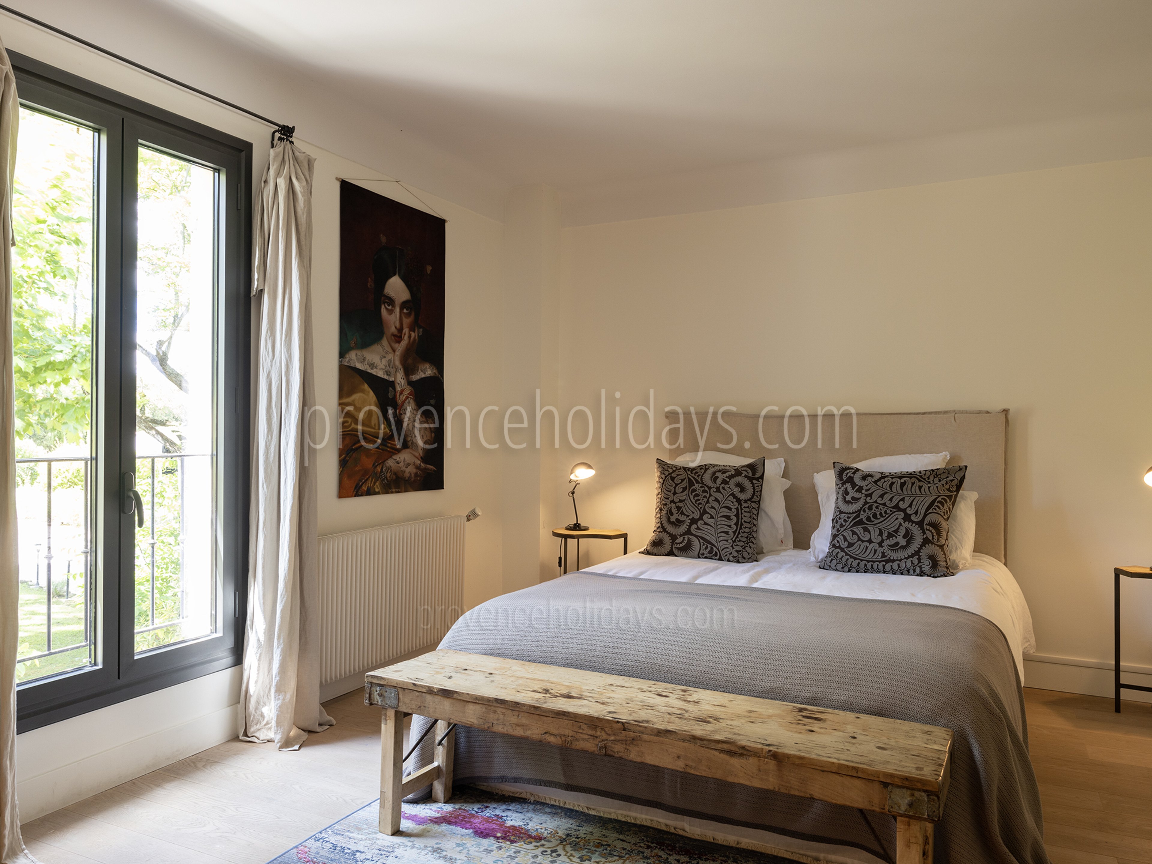 20 - Maison Eyragues: Villa: Bedroom