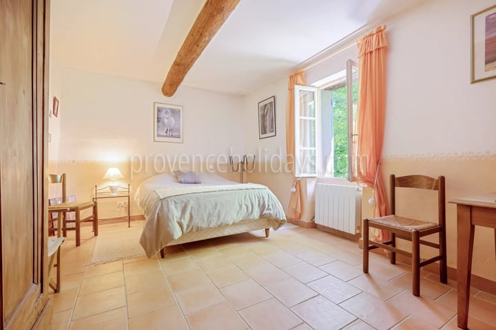11 - Provençal mas in Ansouis: Villa: Bedroom