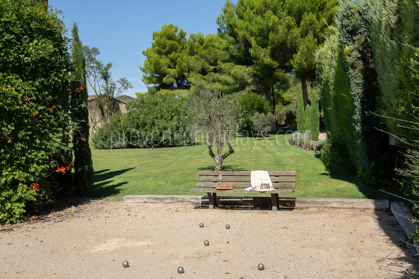 8 - Le Mas de l\'Auro: Villa: Exterior