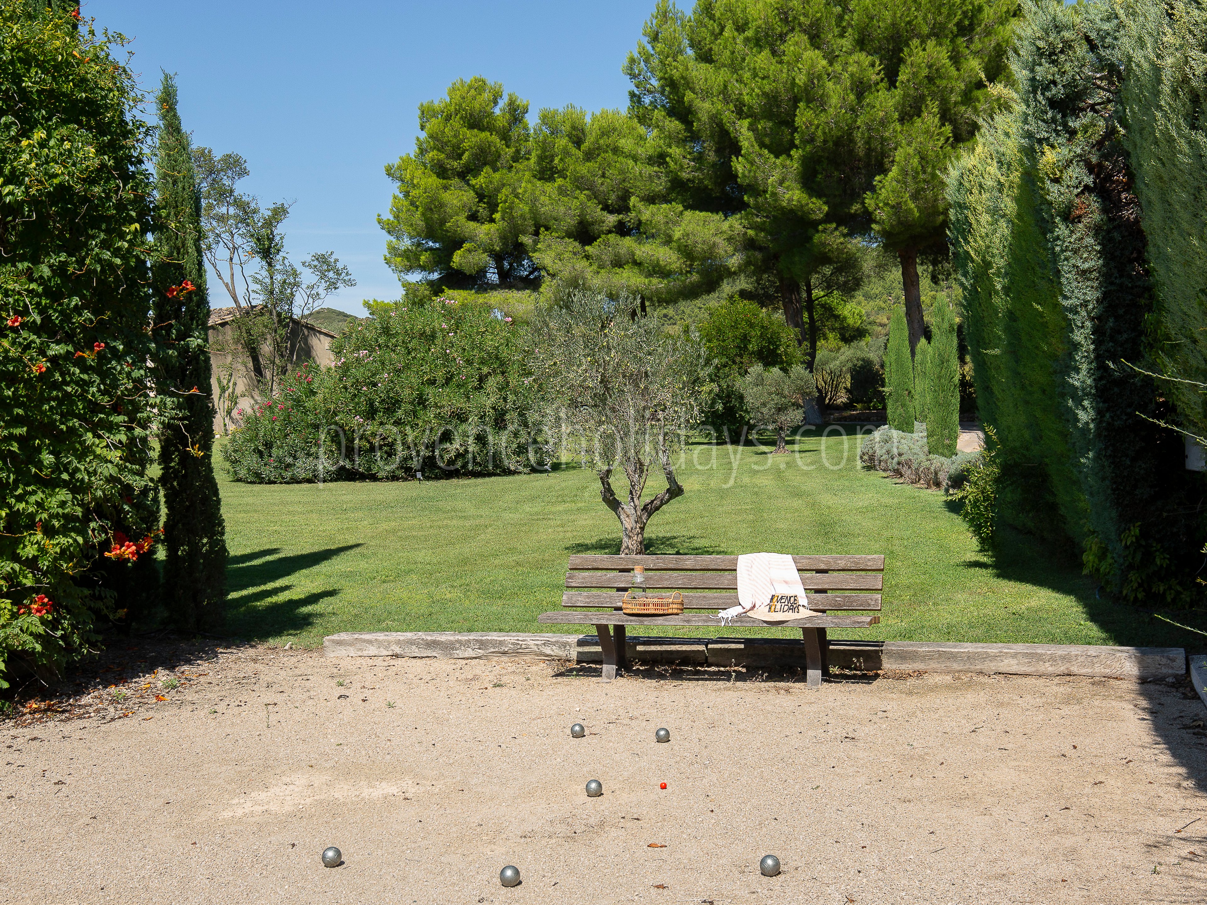 8 - Le Mas de l\'Auro: Villa: Exterior