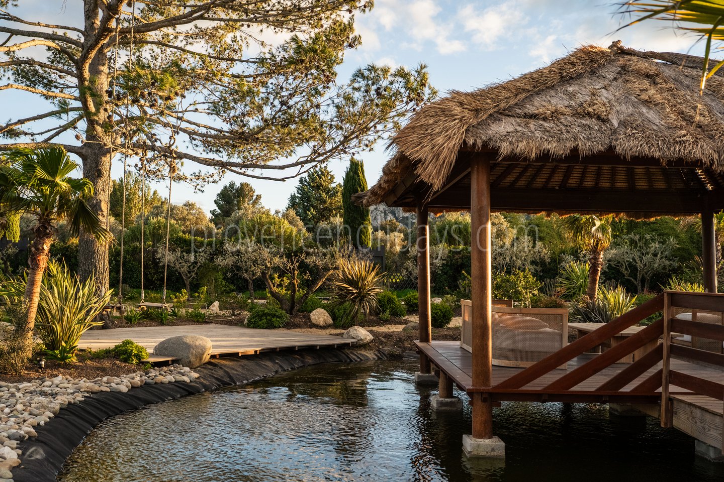 -2 - Les Jardins des Alpilles: Villa: Exterior
