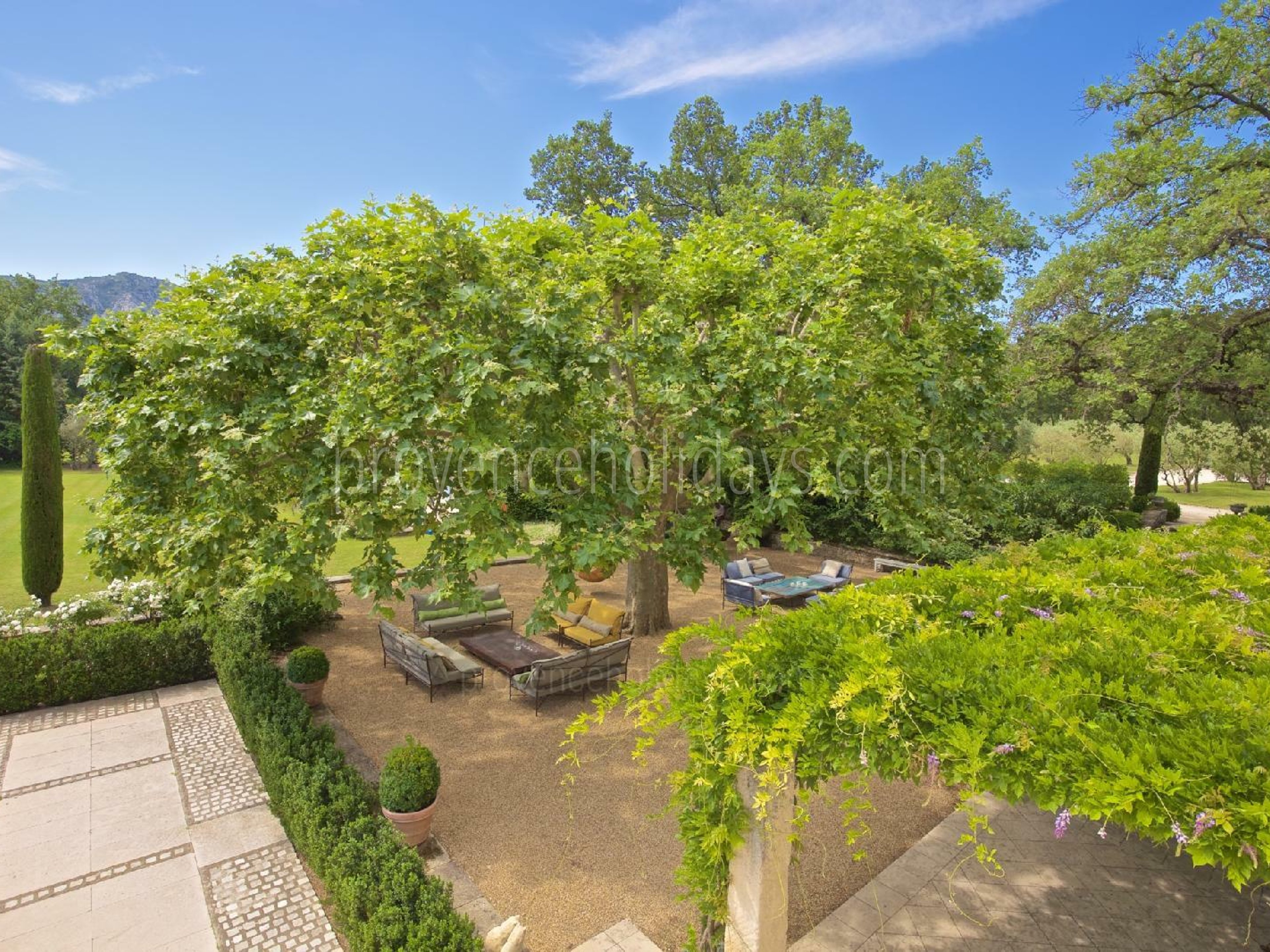 25 - Mas Provence: Villa: Exterior