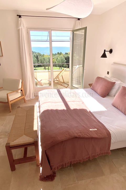 43 - Mas des Collines du Luberon: Villa: Bedroom