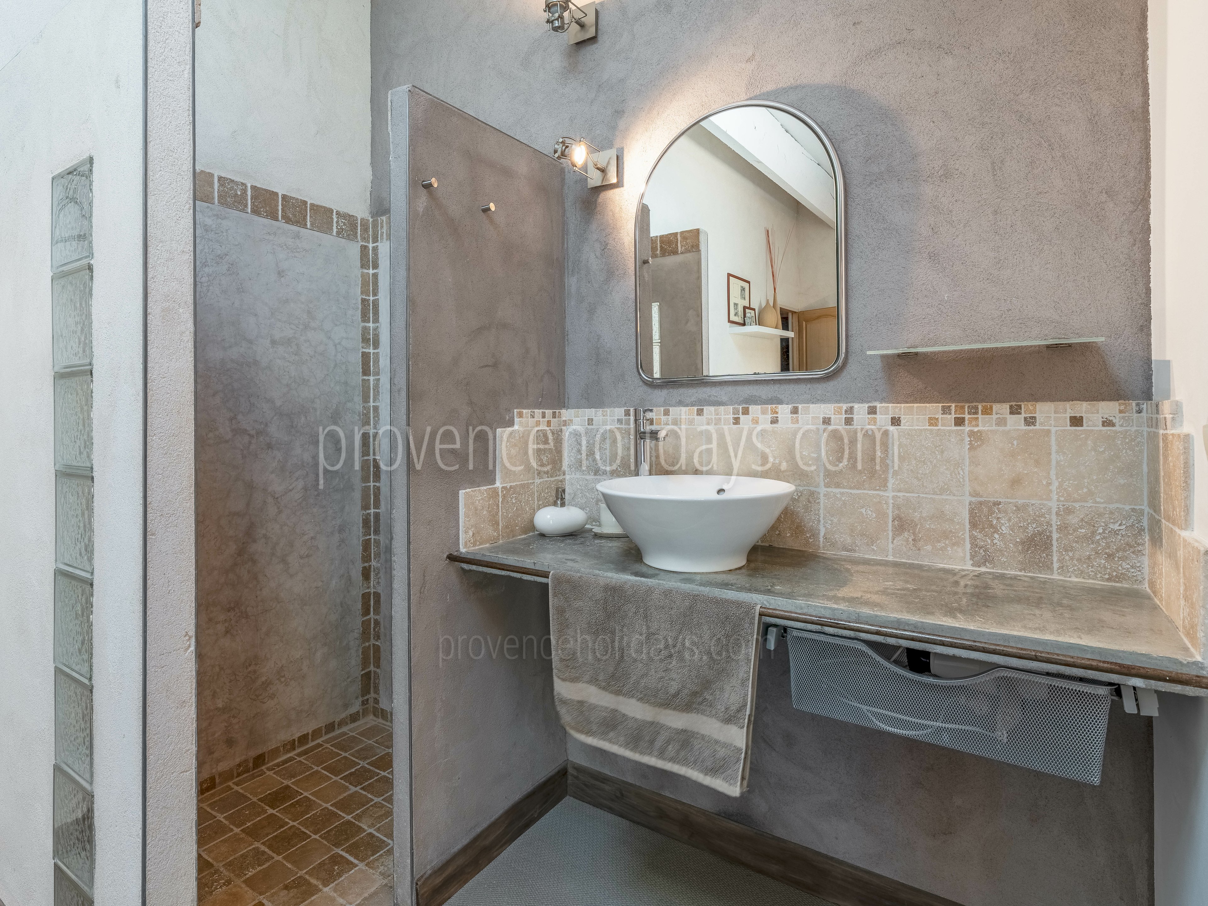 44 - Maison Sarrians: Villa: Bathroom