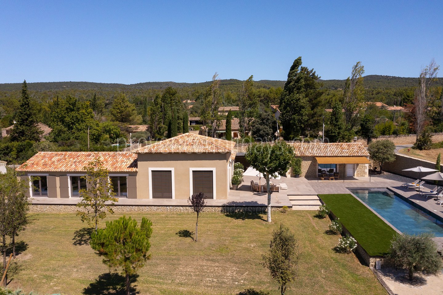 15 - Mas Estelle: Villa: Exterior