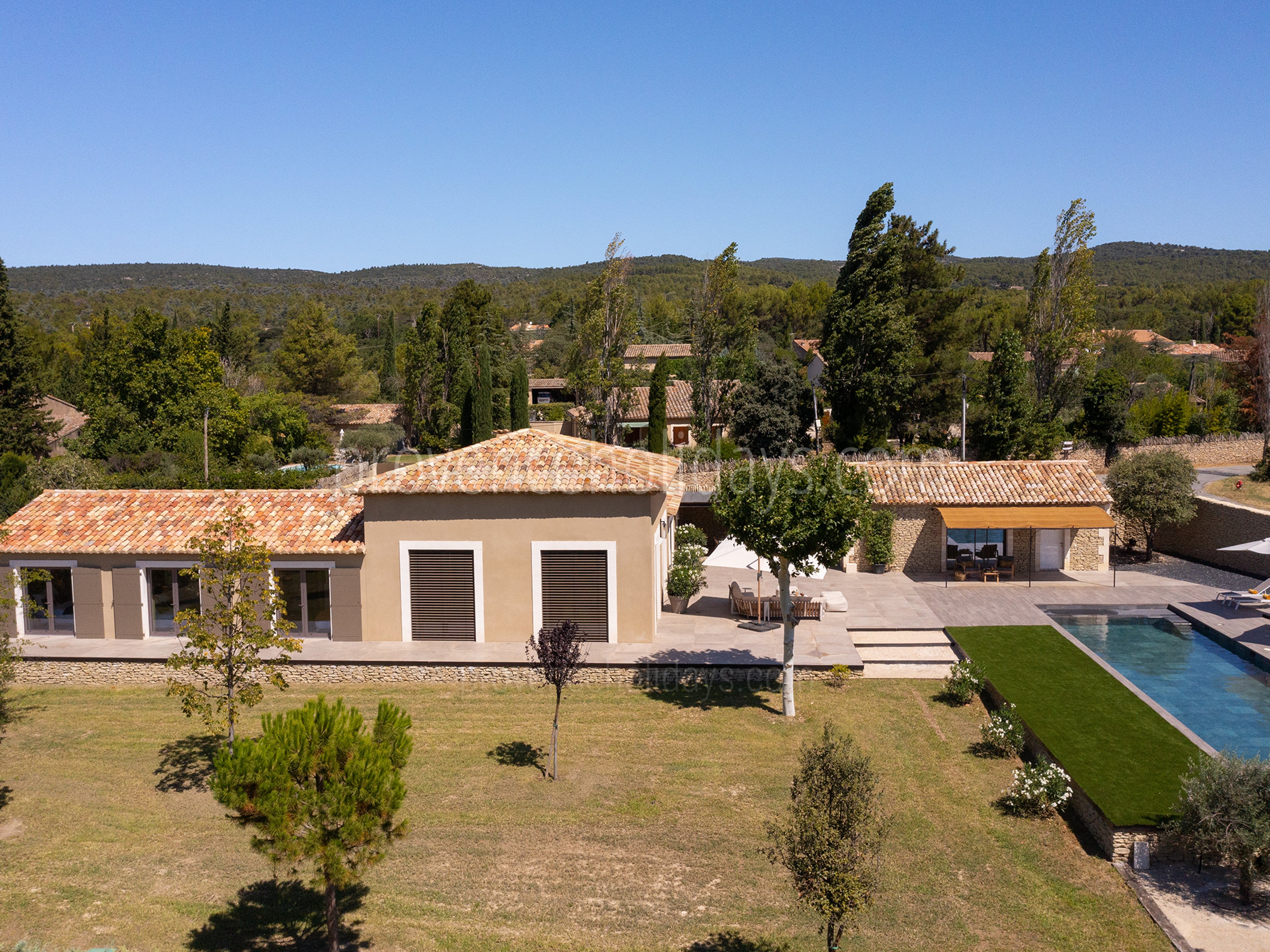 15 - Mas Estelle: Villa: Exterior