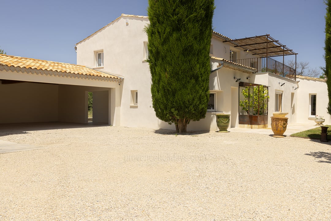 Charming air-conditioned villa in the vineyards of Mazan 6 - Villa des Sarments: Villa: Exterior