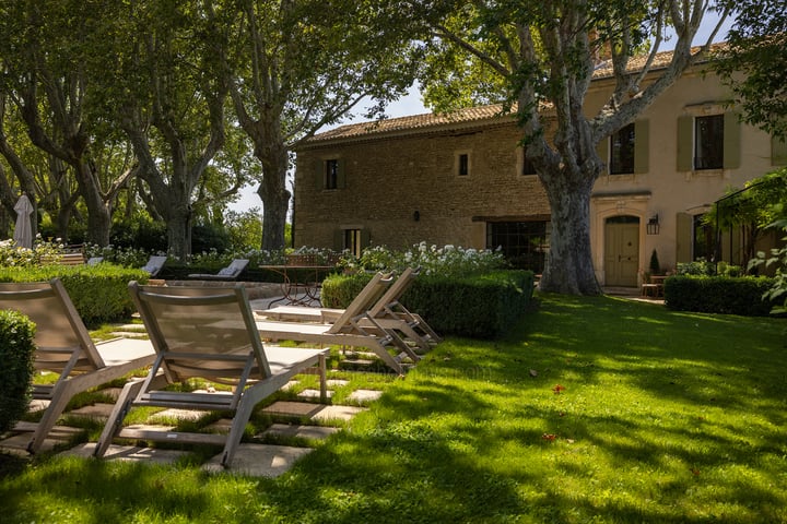 53 - Bastide Provençale: Villa: Exterior