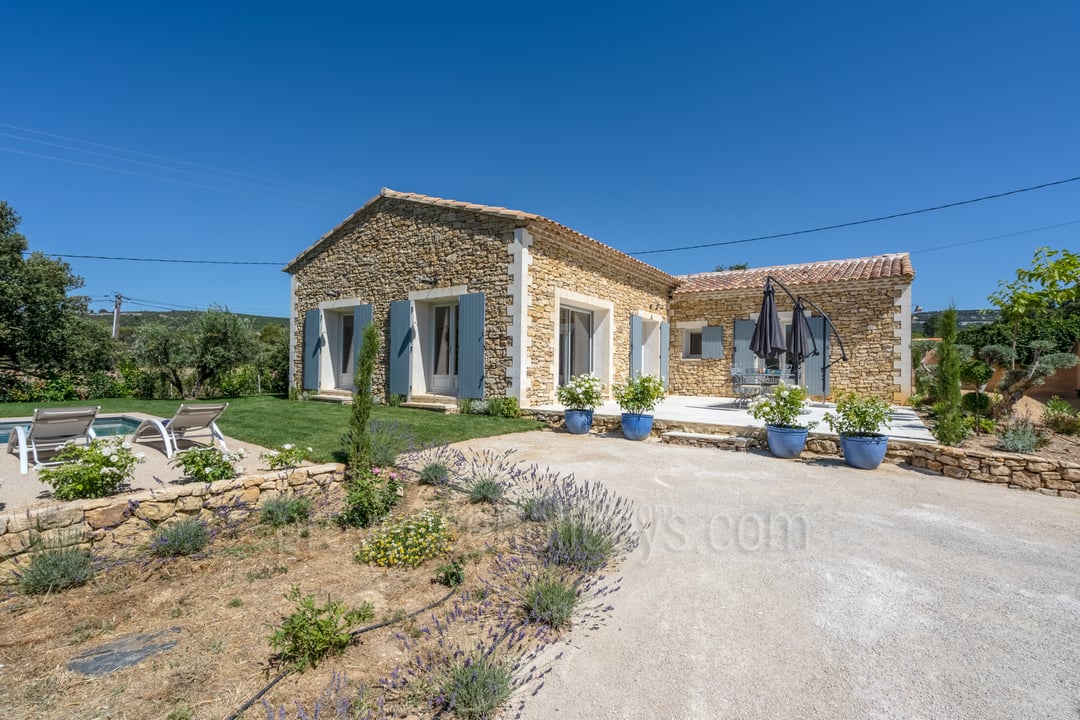 Stone villa for sale, newly constructed with a swimming pool located just outside the charming village of Murs Mas Bérigoule - 2