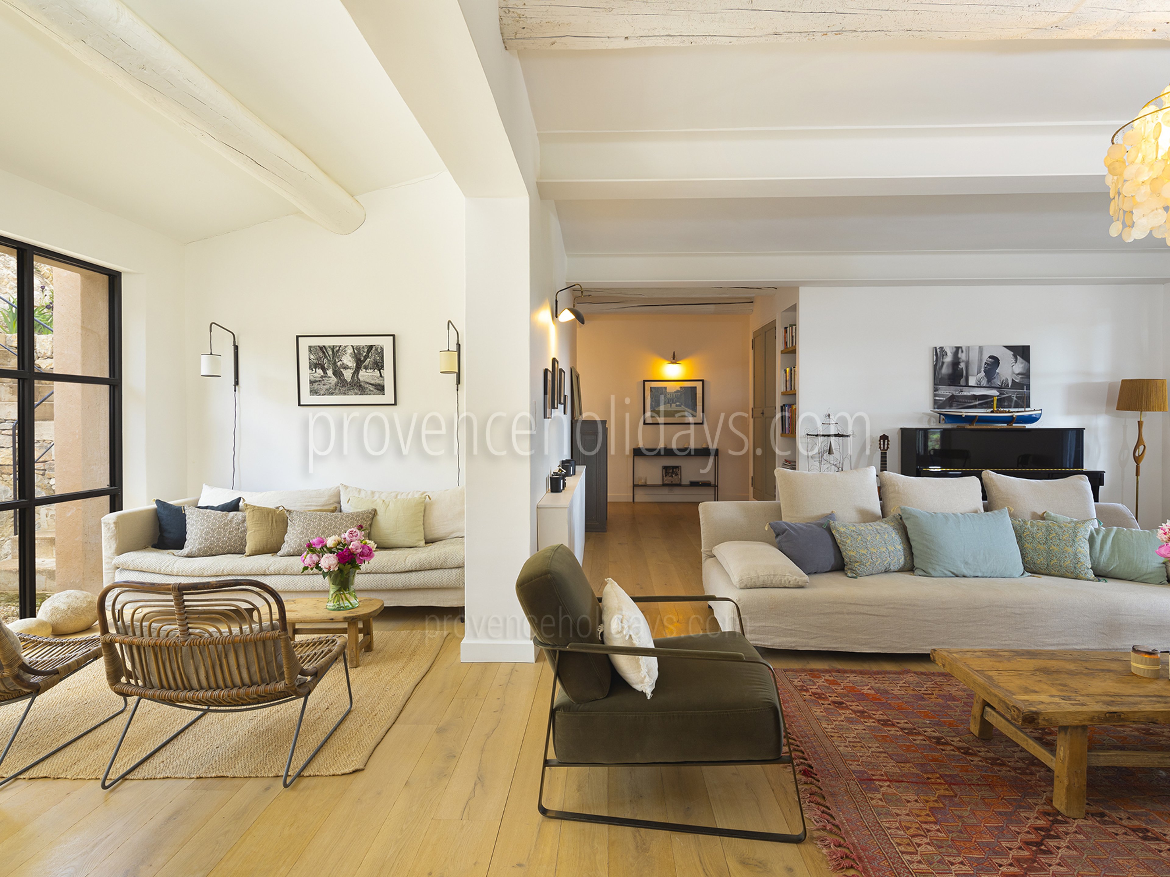 22 - Mas des Cyprès: Villa: Interior