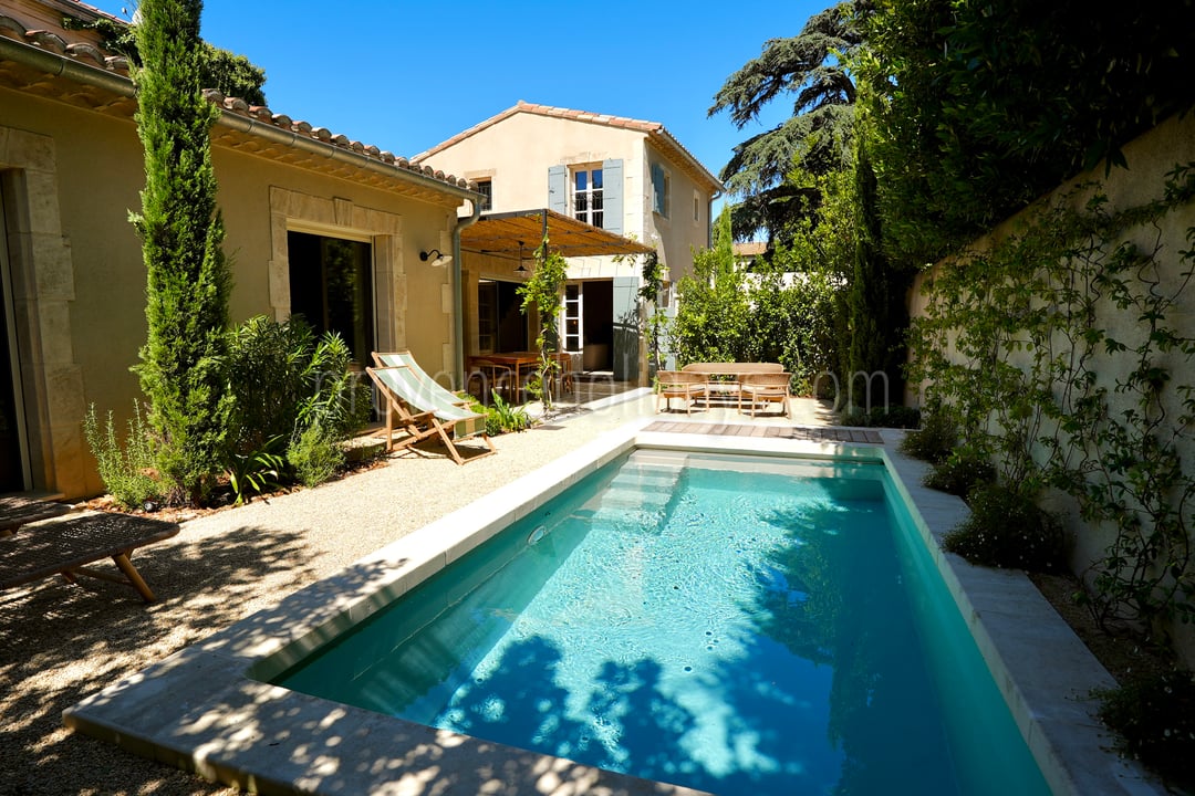 2 - La Saint-Rémoise: Villa: Pool