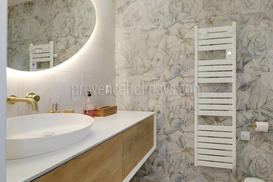 8 - Villa Caleous: Villa: Bathroom