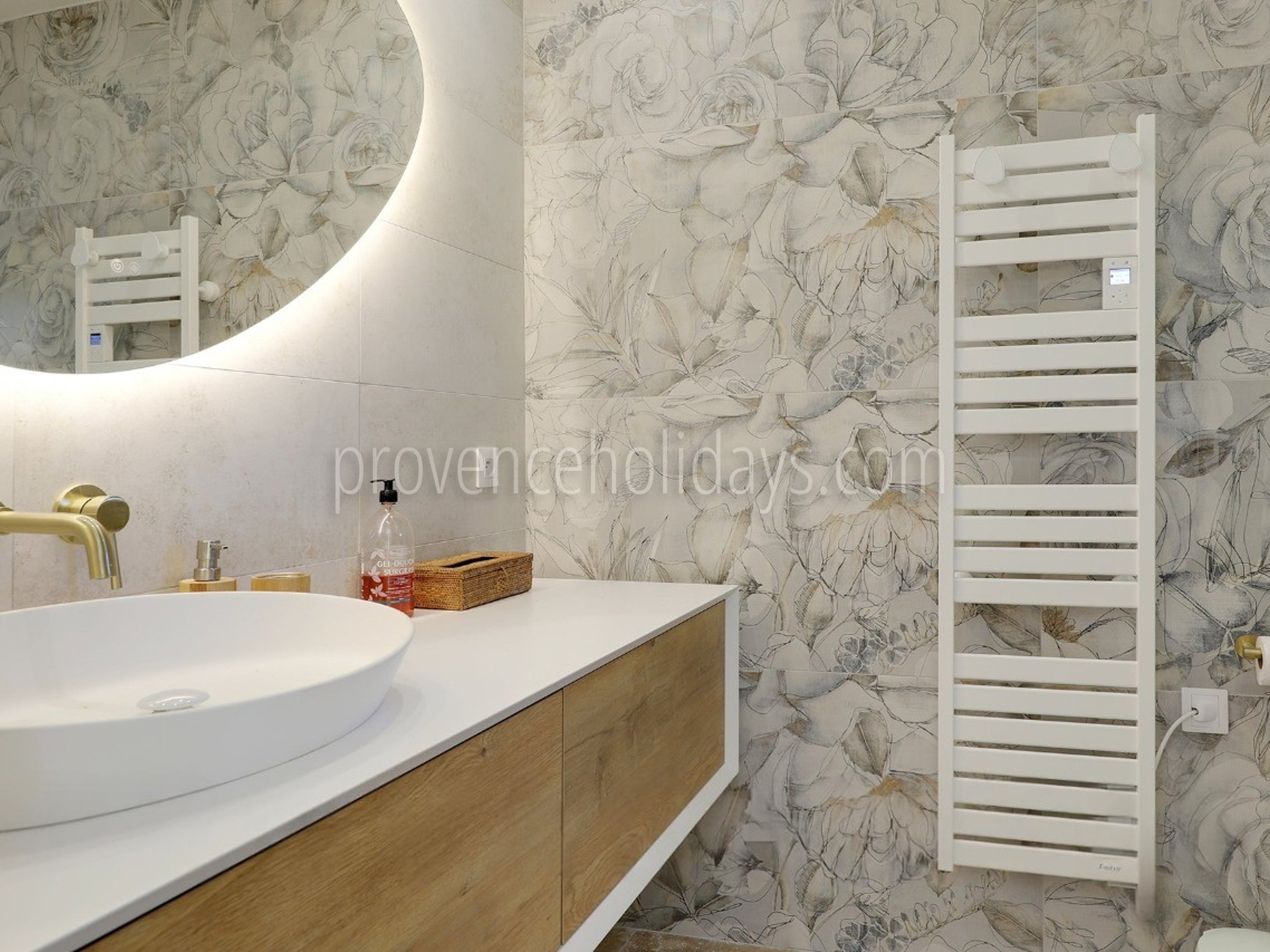 8 - Villa Caleous: Villa: Bathroom