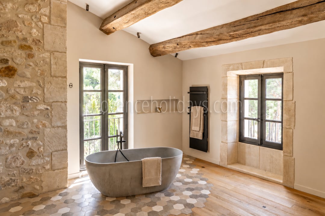 55 - Le Loup des Alpilles: Villa: Bedroom