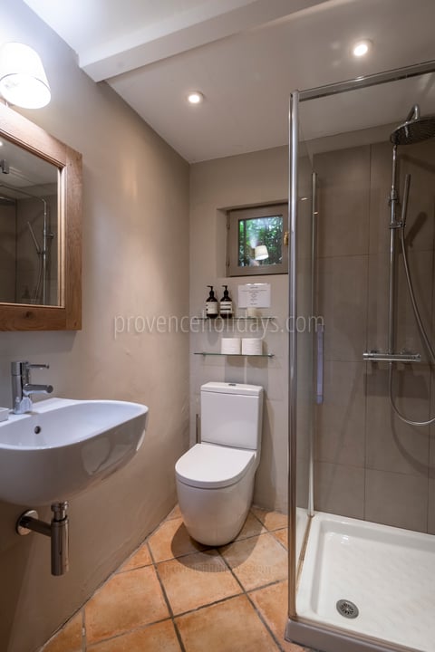24 - Le Cottage: Villa: Bathroom
