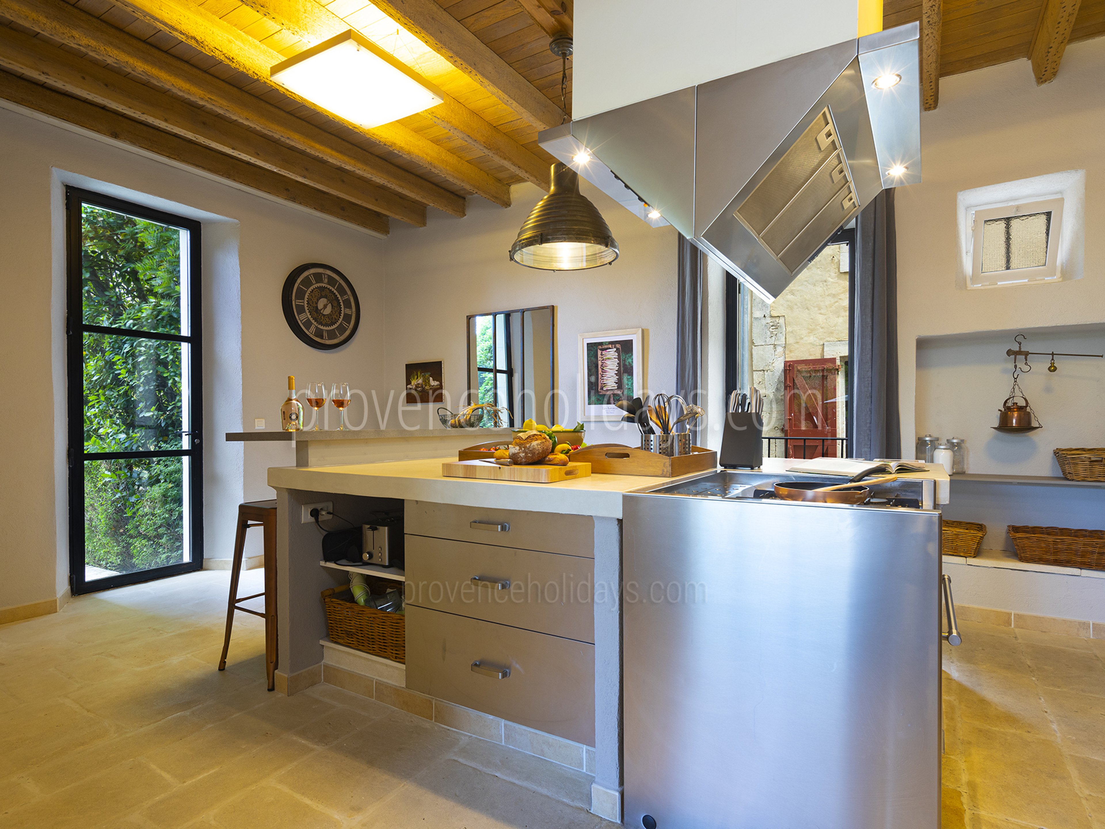 27 - Villa Luberon: Villa: Interior